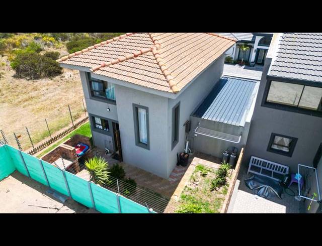 2 BEDROOM TOWNHOUSE FOR SALE IN DANA BAY